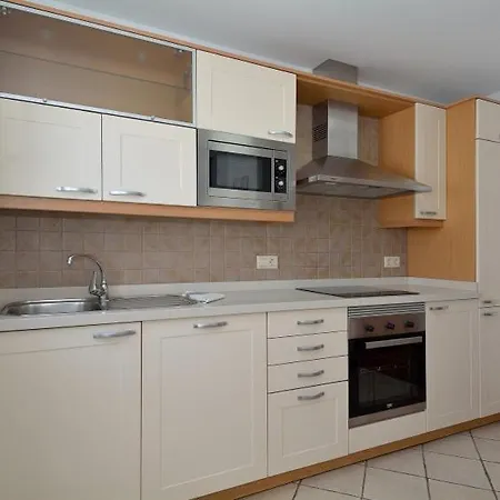 Villa Casa Cortijo Cinco - Great 3 Bedroom - Short Walk To Marina
