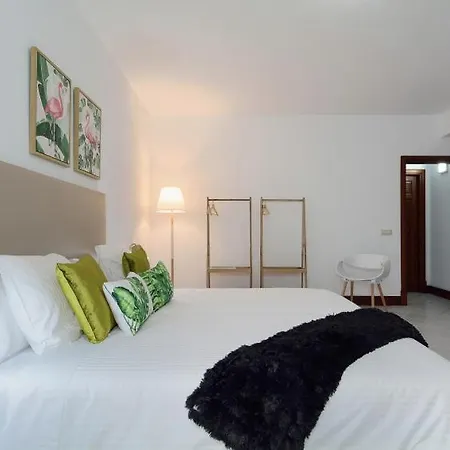 Casa Cortijo Cinco - Great 3 Bedroom - Short Walk To Marina *